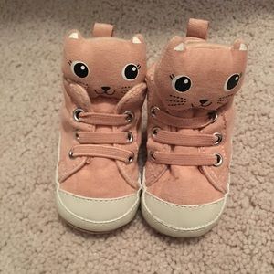 Cat 0-3 month high top sneakers